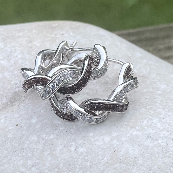 Danbury Mint .925 Sterling Silver Twist earrings w/ mocha & clear diamonds - Picture 16 of 16